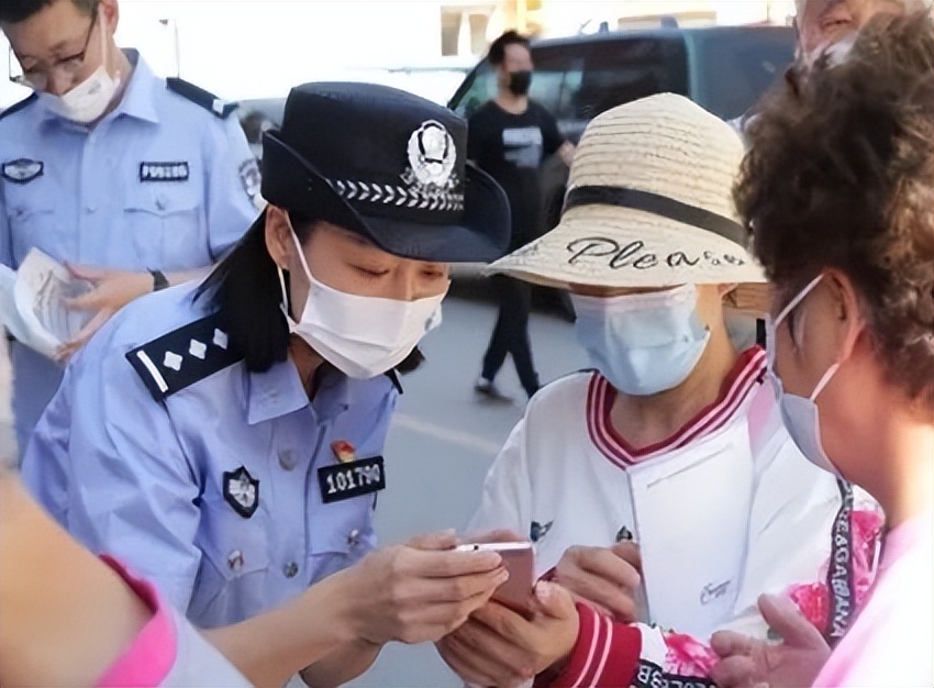 国庆我在岗执勤保平安,国庆我在岗网警