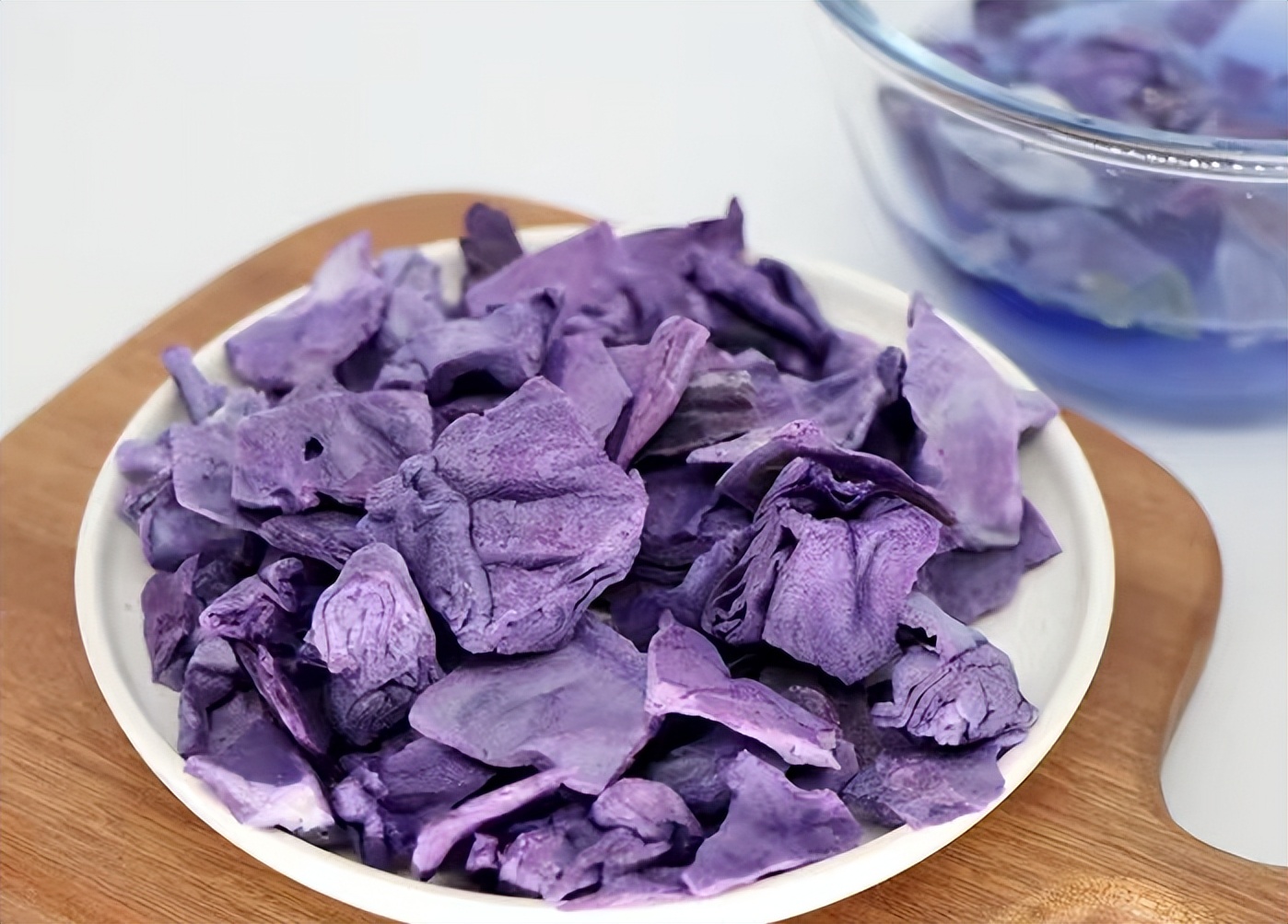 女人适合吃的美容养颜保养品,40岁女人吃什么保养品可以抗衰老