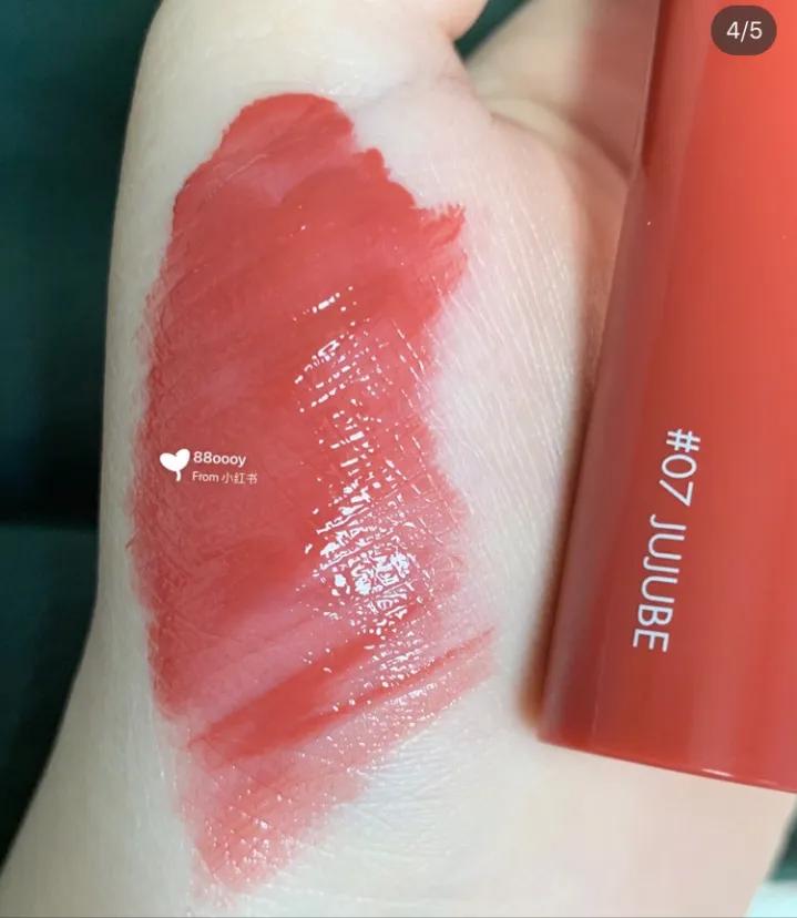 每个女生都不可能只拥有一支口红,女生一生只能买十只口红