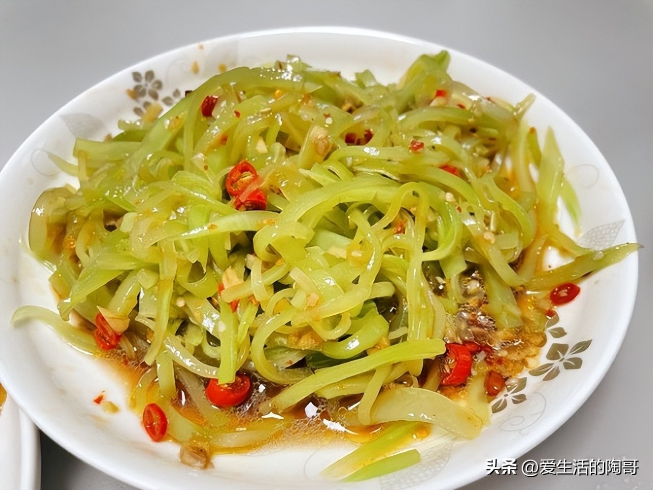 春天养肝应该多吃什么颜色的食物,春天养肝夏天养心秋天养肺冬养肾