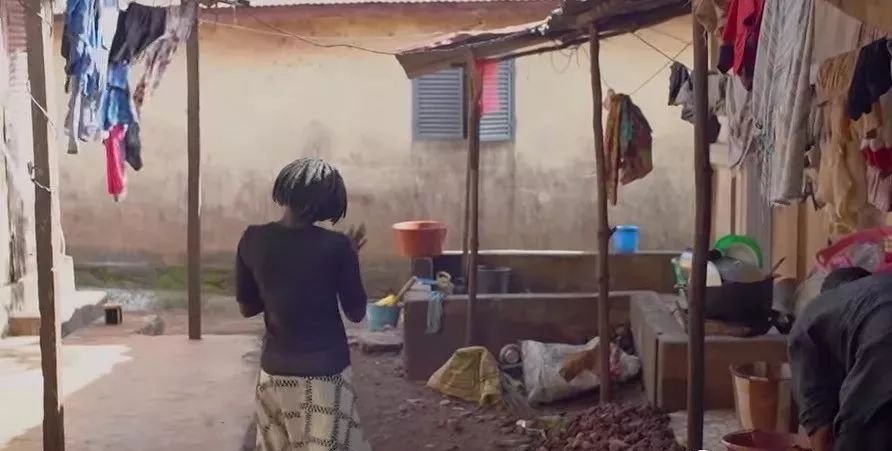 我在网上买了个*奴女**…