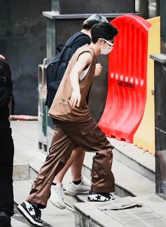 能把卡其色裤穿好的男人，都是穿搭小天才，太受欢迎了！