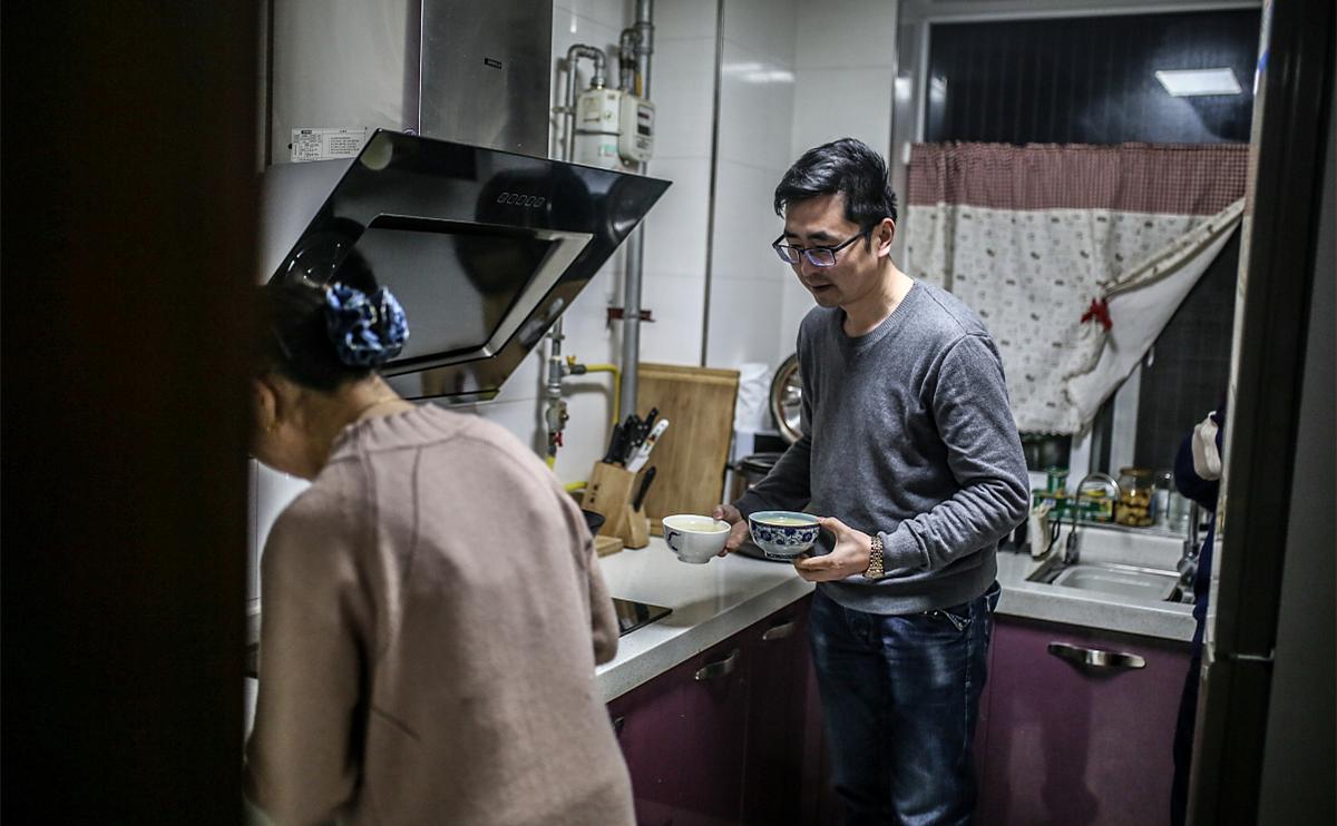 小姨子太调皮捣乱,老婆出差不在家自己在家好无聊