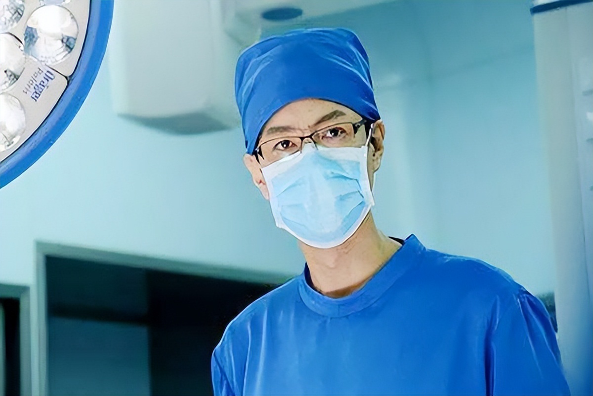 男医生公开女病人隐私照被停业，检查遇男医生，3个方法解决尴尬