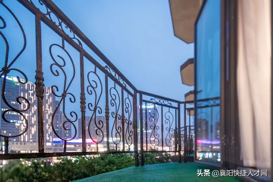 提供住宿及工作餐,提供住宿单人间的工作