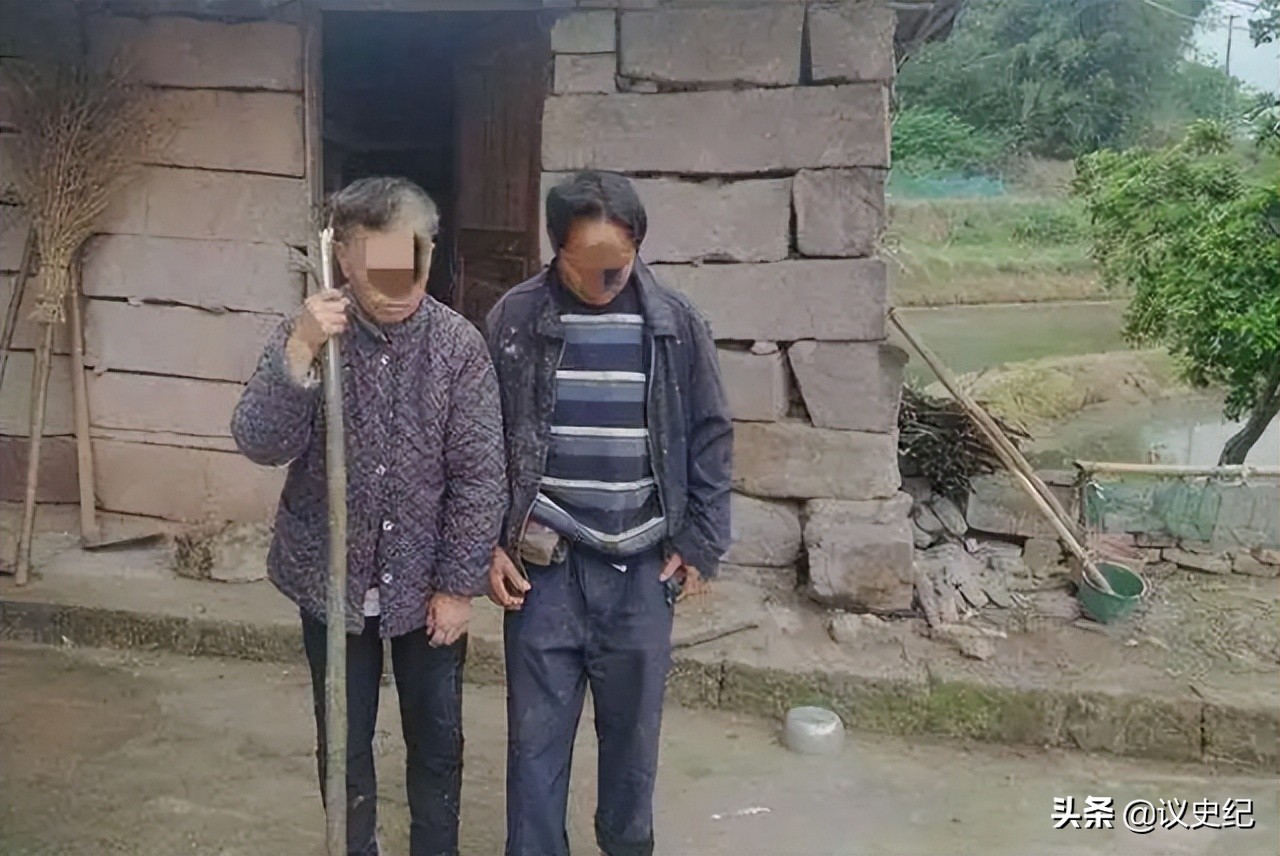 没钱交学费不发毕业证，医科大学生流浪16年患重病，母亲精神失常