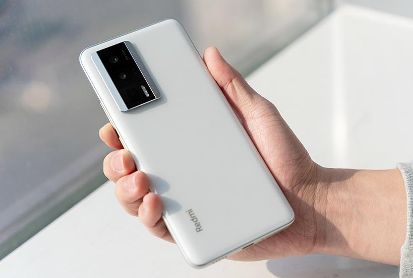 值得购买的几款手机性价比超级高,最值得入手的5款高性价比手机