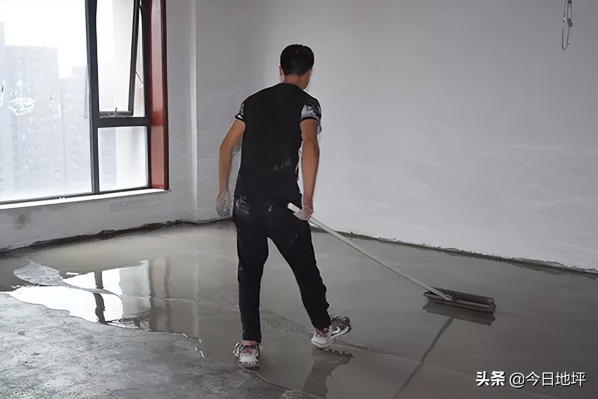 水泥基自流平开裂空鼓是怎么回事,自流平空鼓开裂对贴地板有影响吗