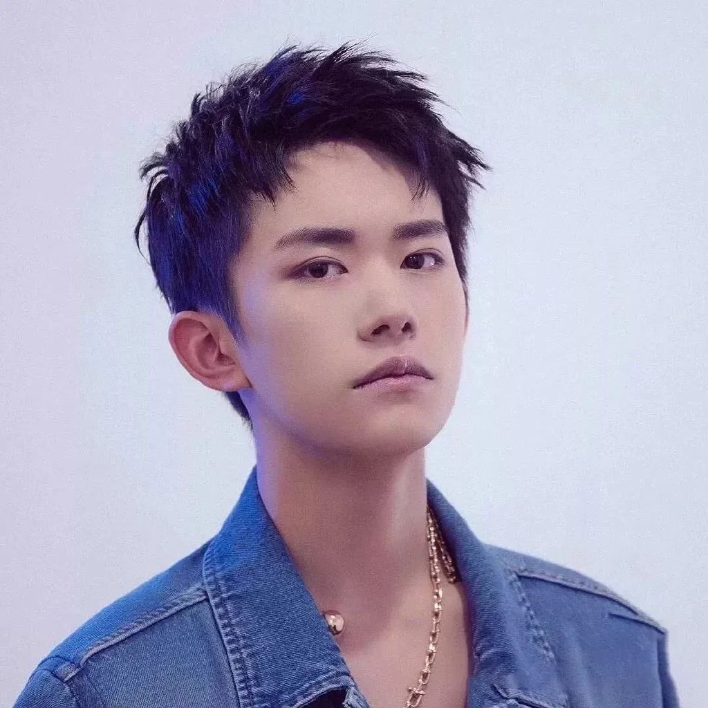 一款最帅气的男士发型,成熟男士头发稀少适合剪什么发型