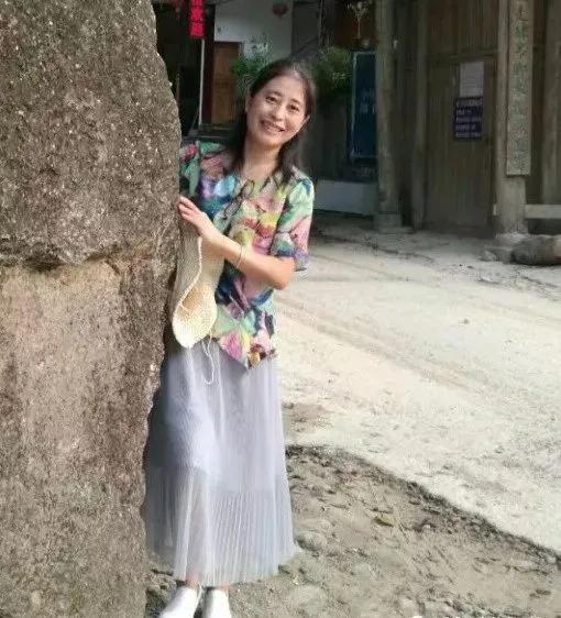 面对美丽诱惑，谁能把持得住？沙岸这首诗，可帮人们悟透玄机