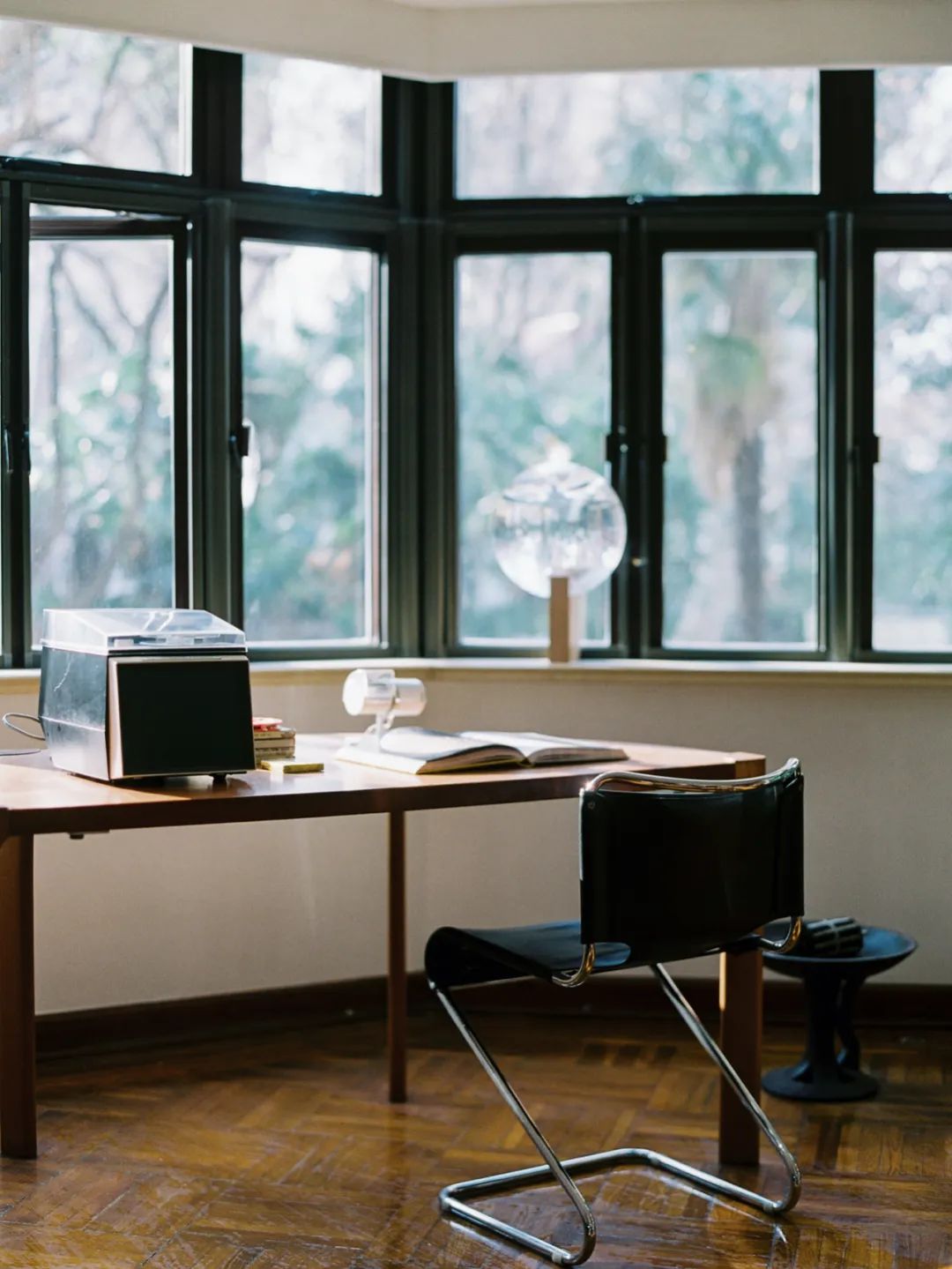 探访100个年轻人的家,居家办公如何克服父母的干扰