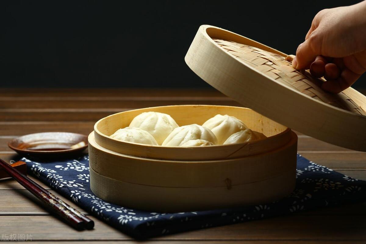 四川老板开早餐店利用“免费包子”一年收款78万，快来学学套路