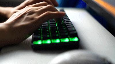 华硕rog夜魔机械键盘哪个轴好,rog魔导士键盘怎么按一下就有灯光