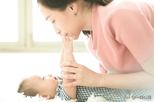 13岁男孩重度抑郁，其母像复读机，说着同样的话