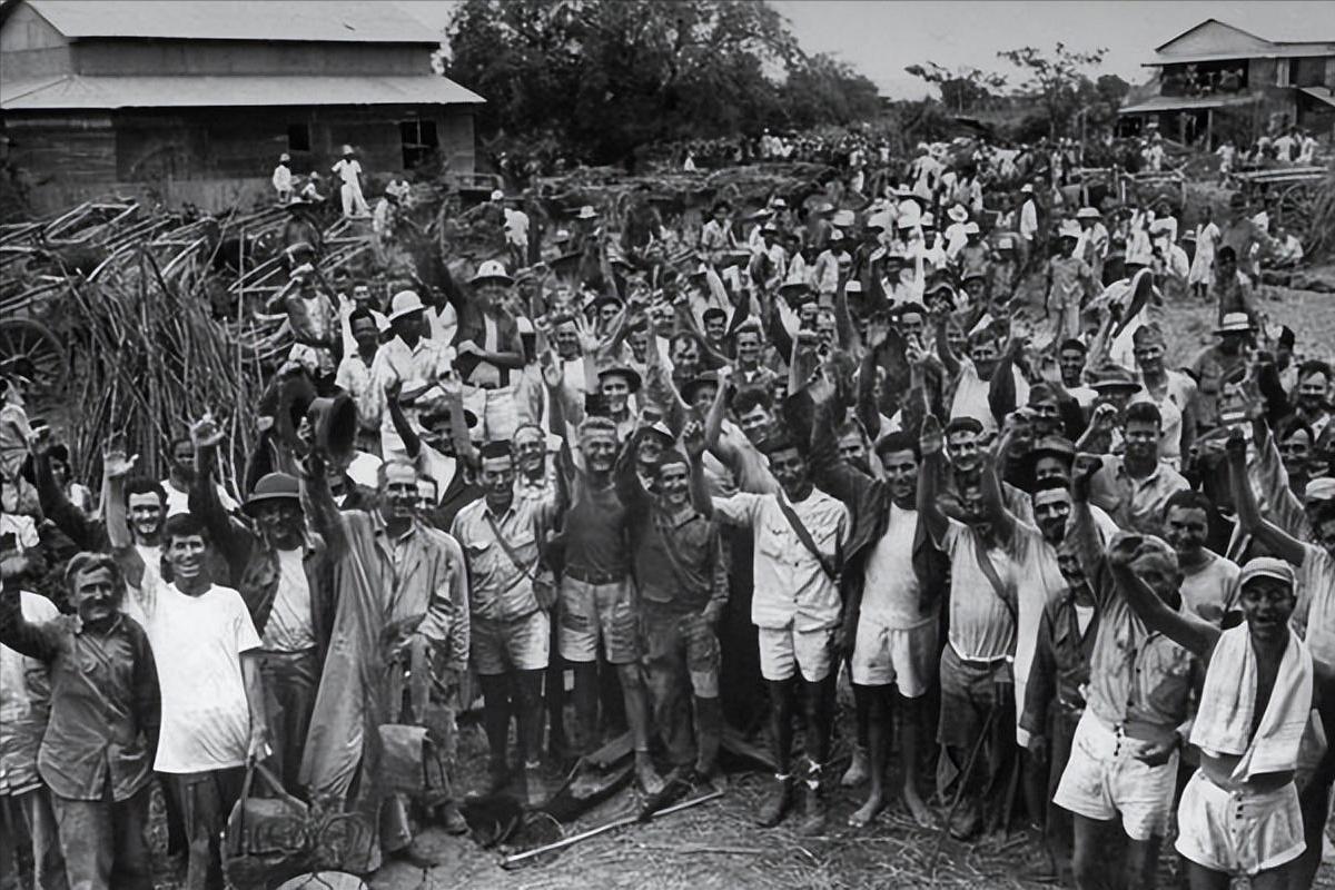 世纪巨贪马科斯,独裁统治20年,狂贪数百亿美元家中黄金成吨