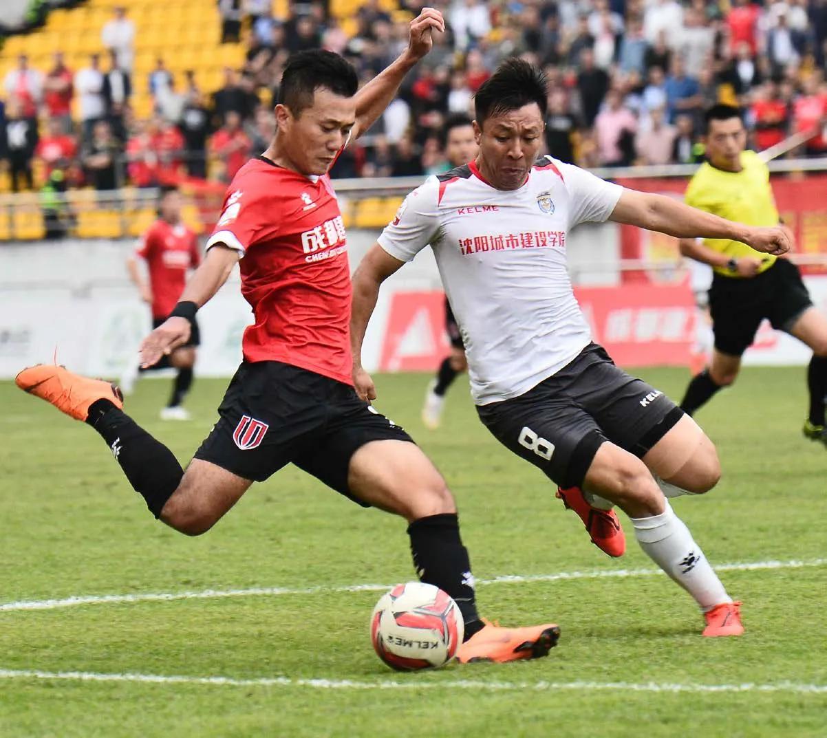 放弃老将了！足协再现奇葩政策：限制31岁以上球员踢中乙