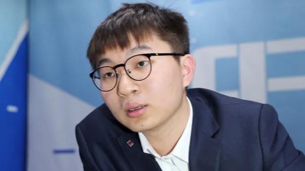 围棋女王vs崔精,围棋女棋手崔精