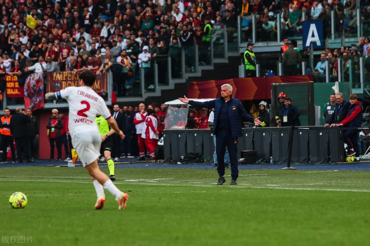 勒沃库森对阵罗马采访,勒沃库森角球误判