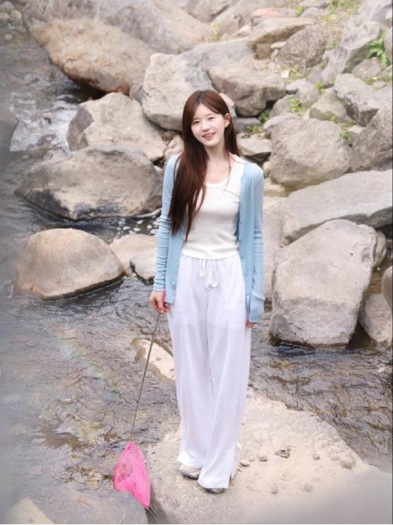 满大街都是“挤奶装”？这款穿上就瘦的“凉凉裤”才是今夏王炸！