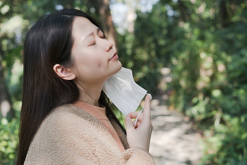 赠品不能退换丈夫送我一条3万的项链，情人节成了情人劫