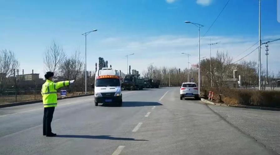 沈阳交警五项举措保障运输“生命线”守护百姓“菜篮子”、“米袋子”