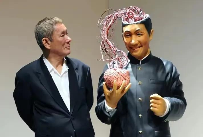 岛国第一流氓北野武72岁花13亿离婚，节目上露屁股，*妇情**多多益善