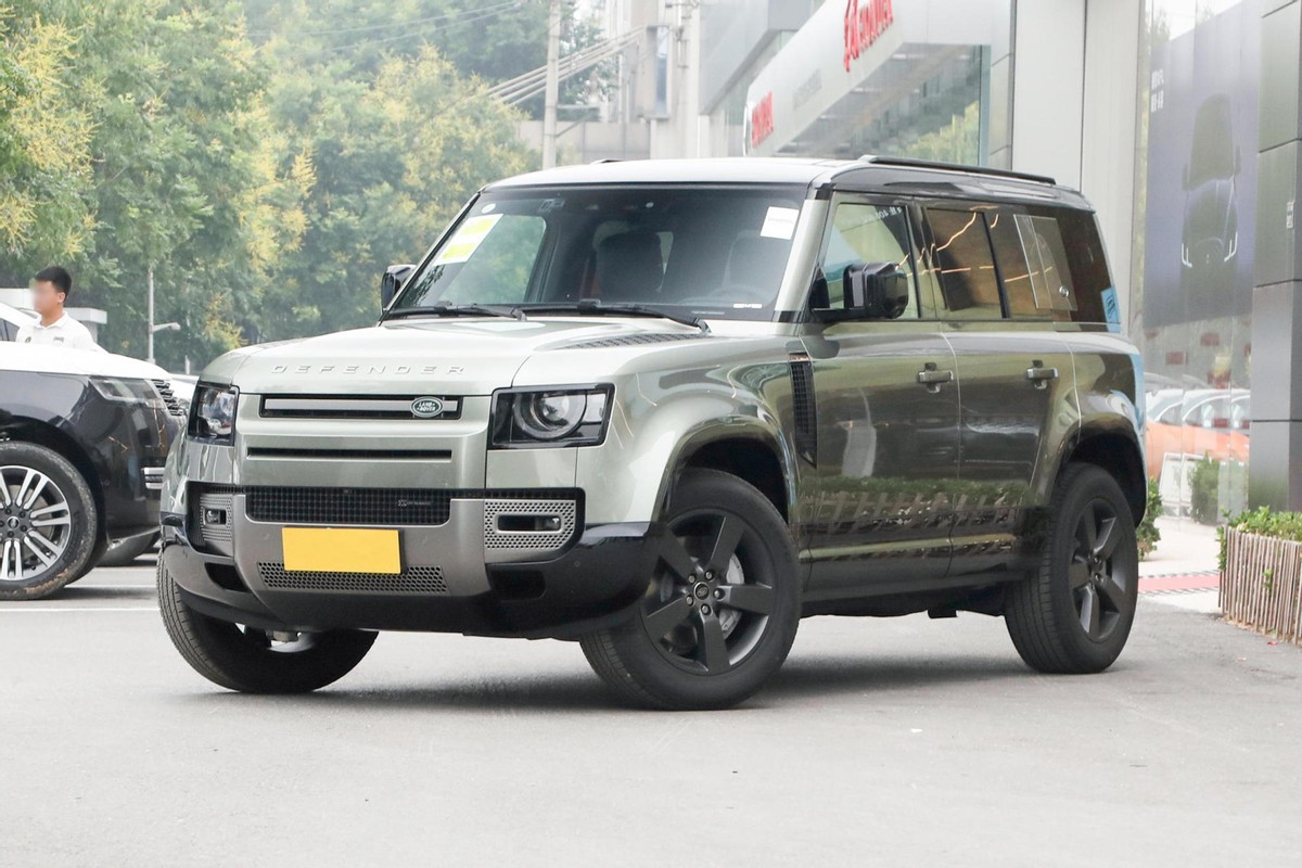 路虎卫士丐版越野能力,硬派越野舒适豪华路虎卫士