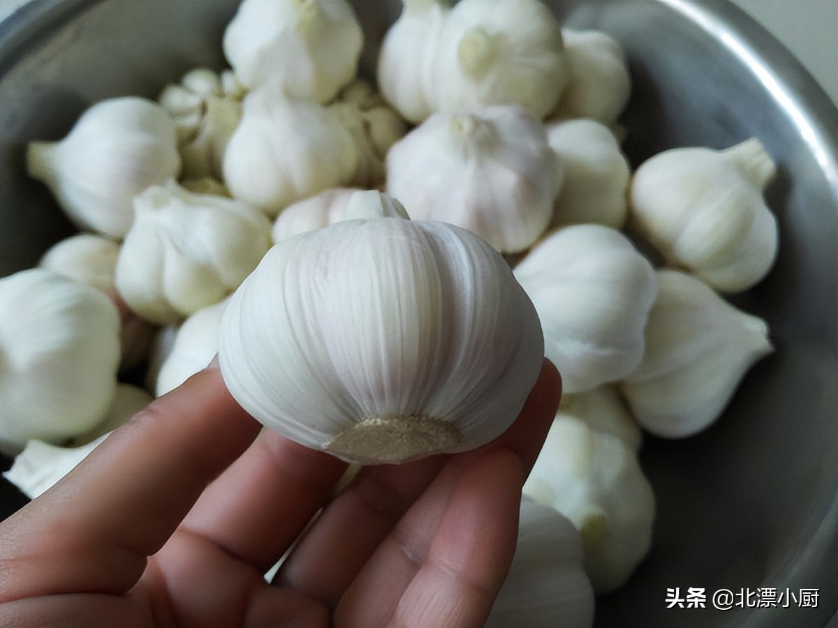 腌糖蒜放些什么调料,腌糖醋蒜都放什么佐料