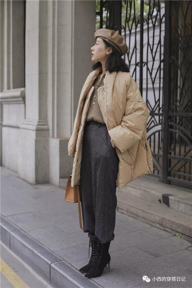 羽绒服如何搭配又时髦又显瘦,90鸭绒羽绒服女款修身显瘦中长款