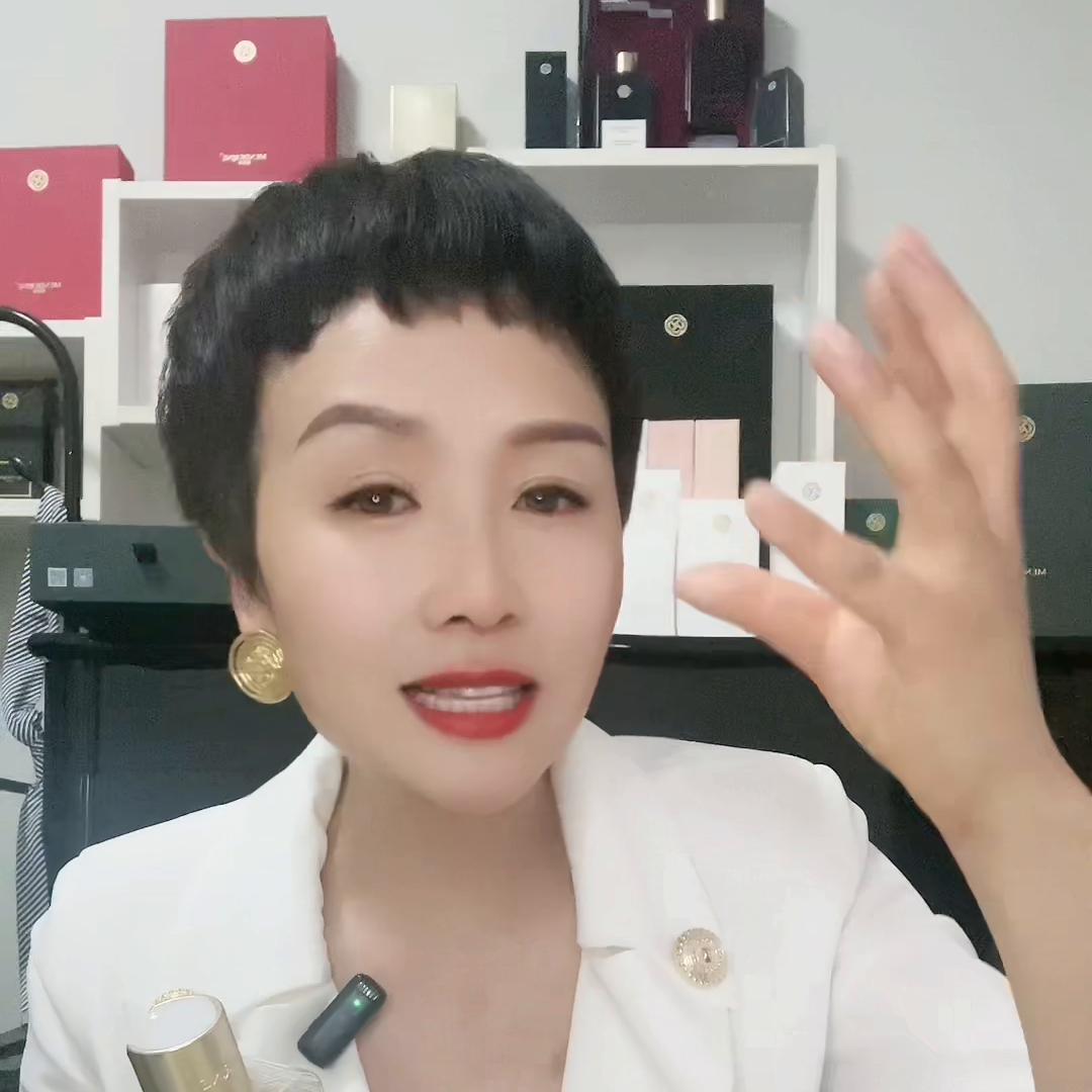 来来来袁袁告诉你怎么样更好的改善头皮出油的问题？#曼德...