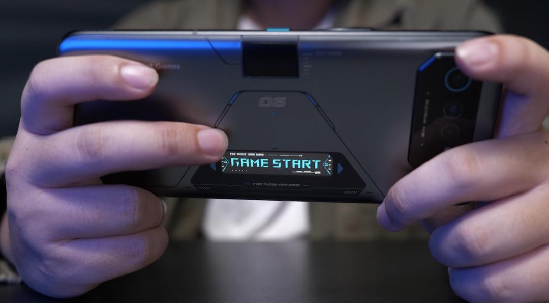 「实验室」全新评测，8款手机专业游戏测试对比，ROG杀疯了