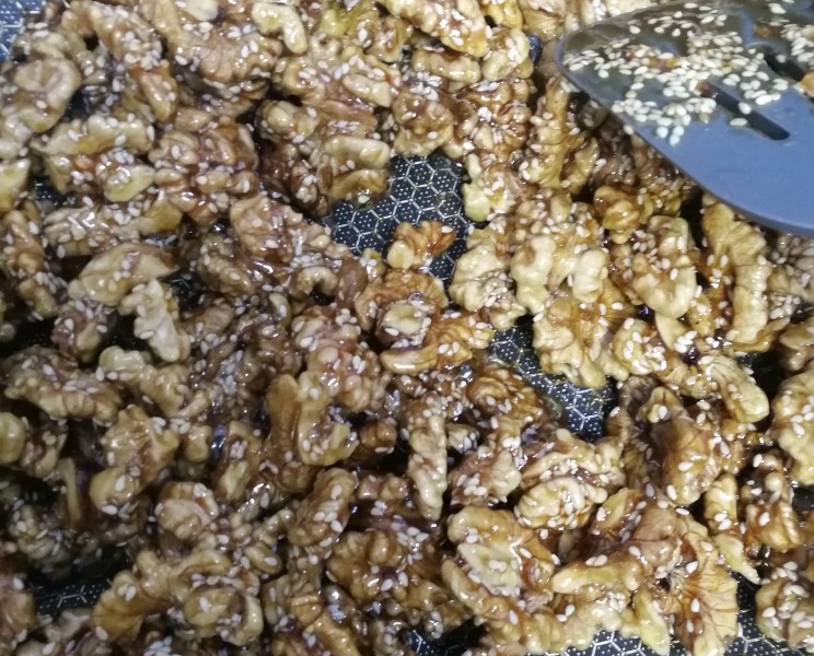 核桃为什么越来越便宜商贩说实话,小小核桃竟然有这么大的隐患