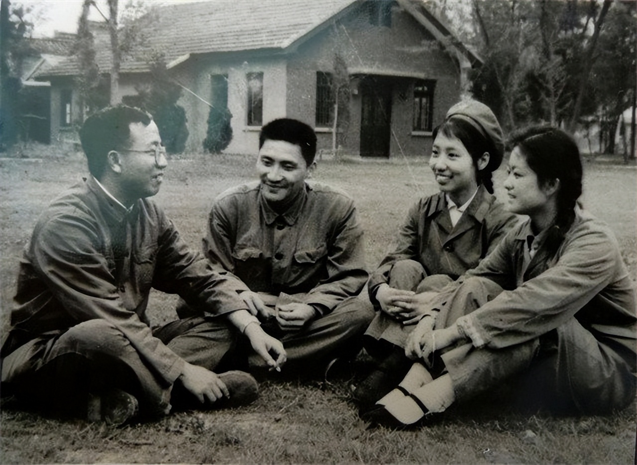 1997年重庆脱离四川成为直辖市，*小平邓**：这是关乎千秋万代的大事