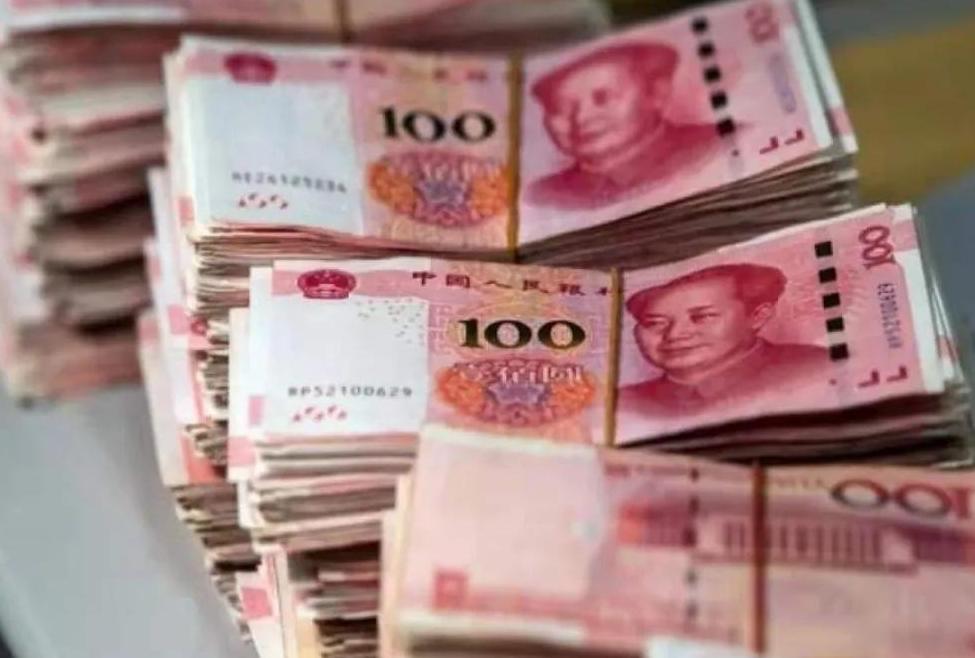 破损的100元人民币能在银行换钱吗,银行回收破旧外币吗