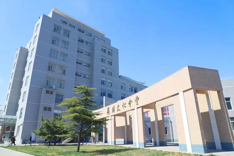 保定学院和衡水学院,保定学院与保定职业学院一样吗