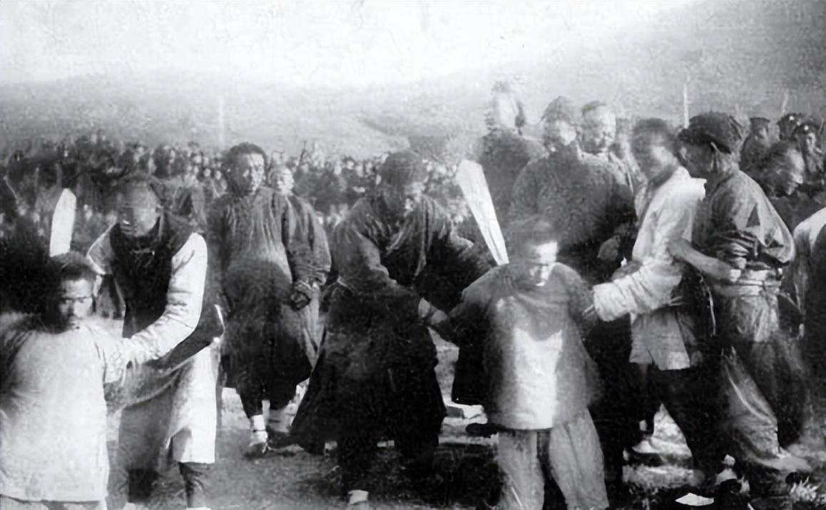 日军日记:*安妇慰**不服从管教,我很愤怒,用*刀刺**插入她的*体下**