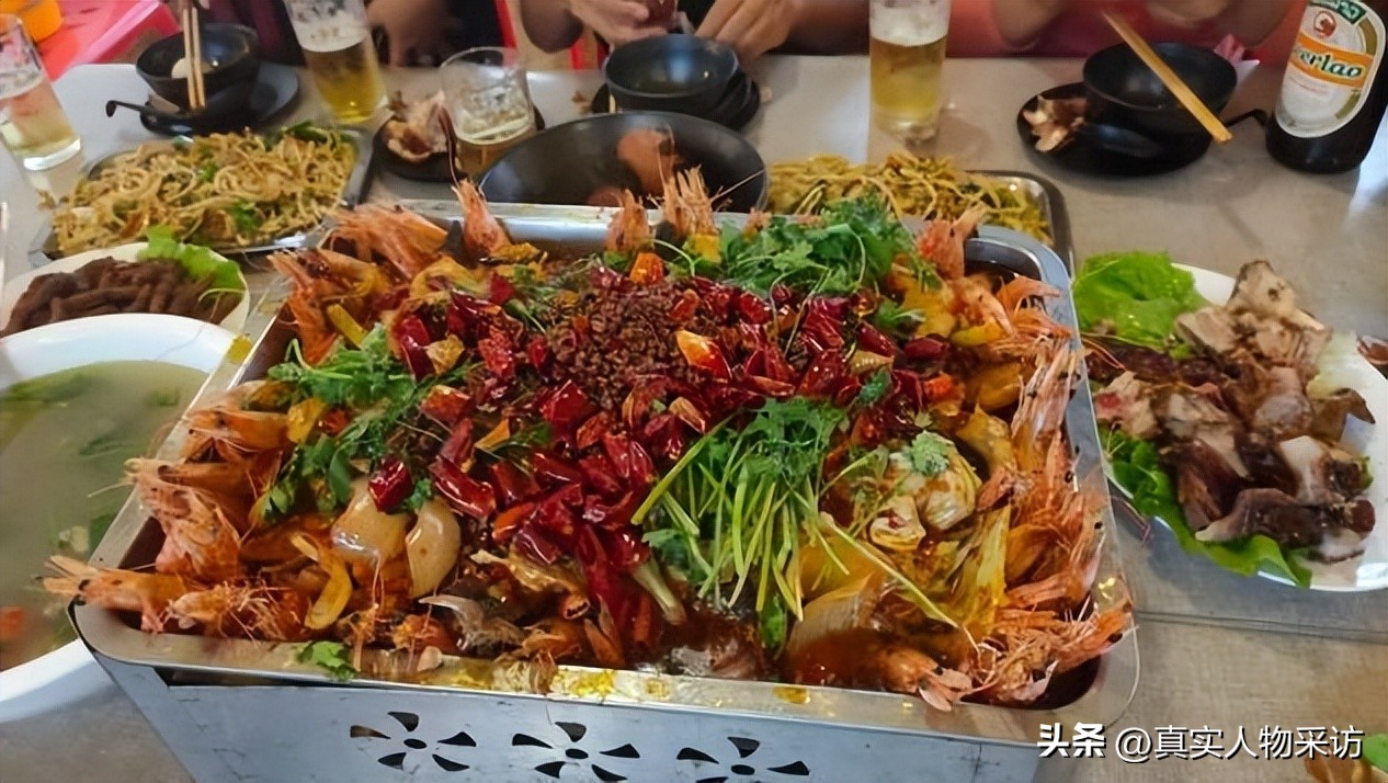 我，福建人，在老挝生活6年，这里人非常佛系，很穷但幸福指数高