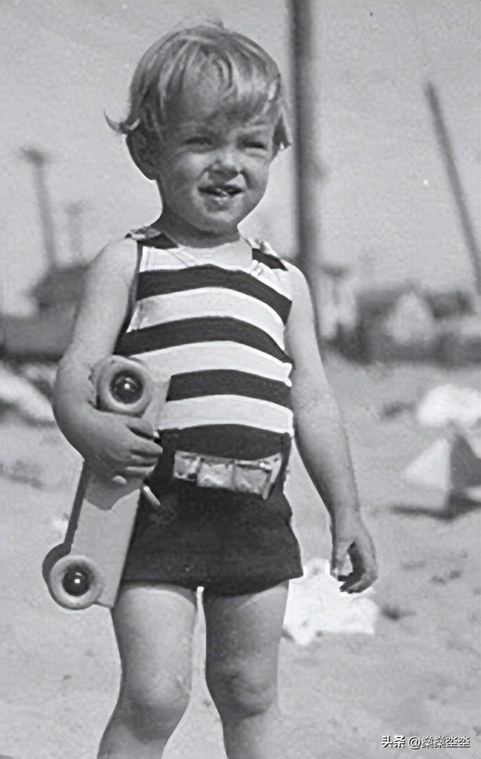 男人愿花大价钱买我一个吻，却没人愿意花五十美分了解我的灵魂