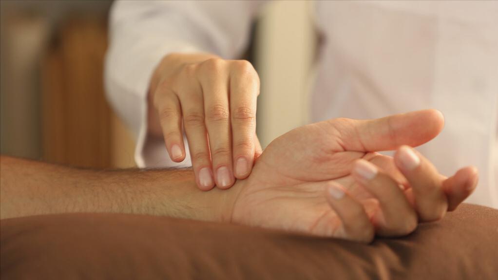 子宫内膜异位症让月经停了怎么调,子宫内膜异位症月经多痛经处方