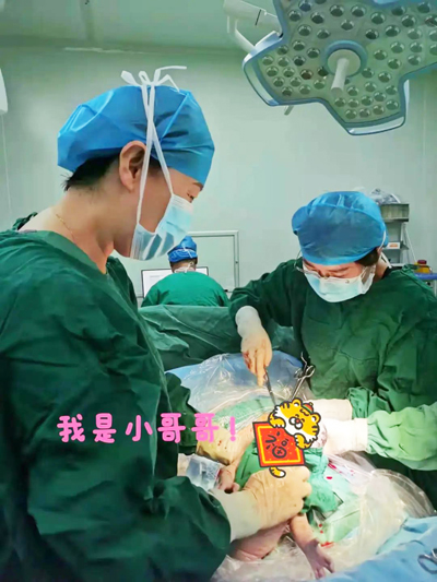 孕产妇艰难分娩,历经保胎艰辛终于儿女双全