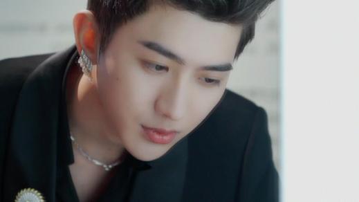 “贵公子”蔡徐坤：一枚胸针1000万，却惹上官司被冻结6400万资产