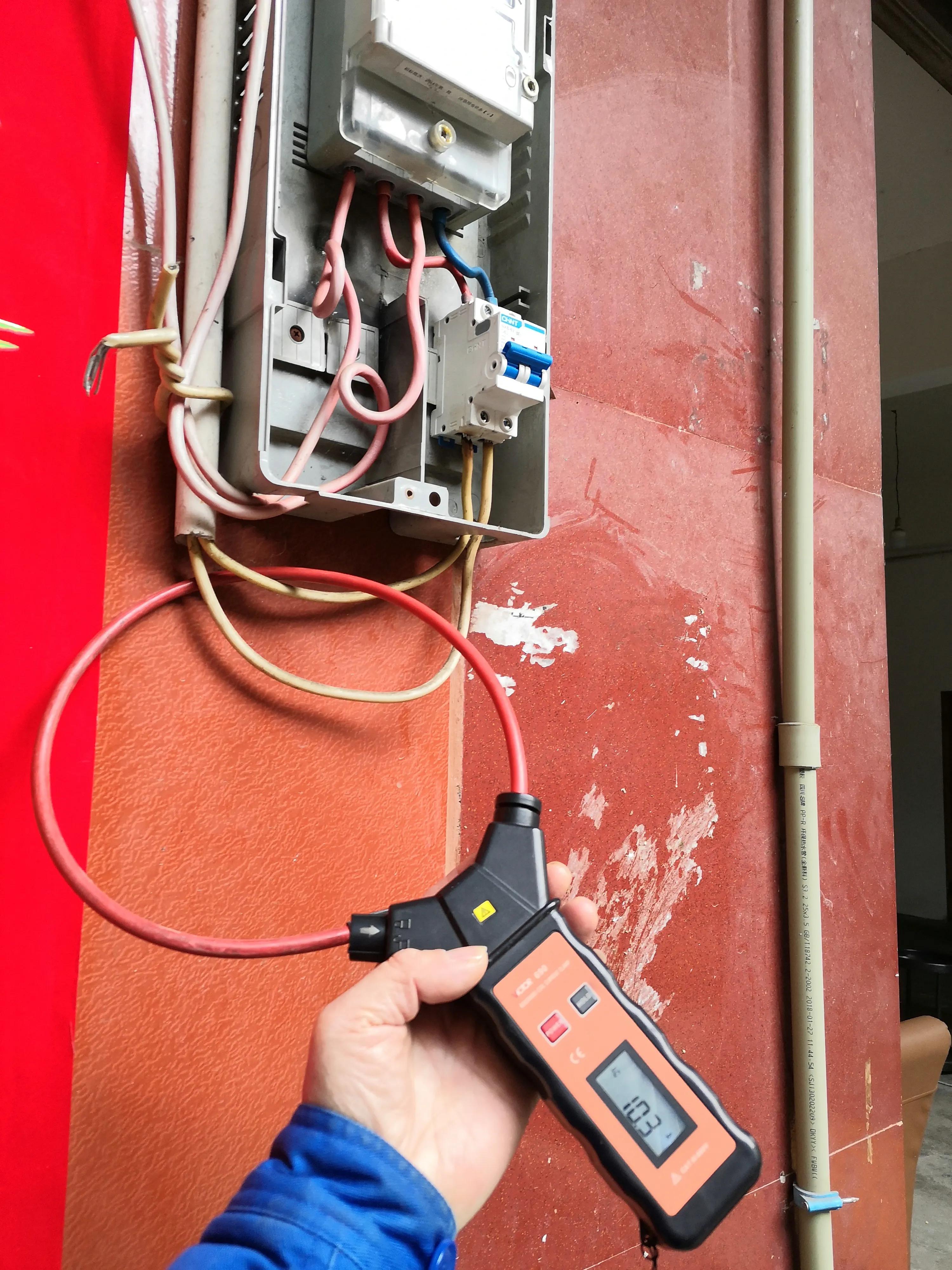 全台区客户夜间灯关了还微亮，怀疑零火线接反，使出绝招找到问题