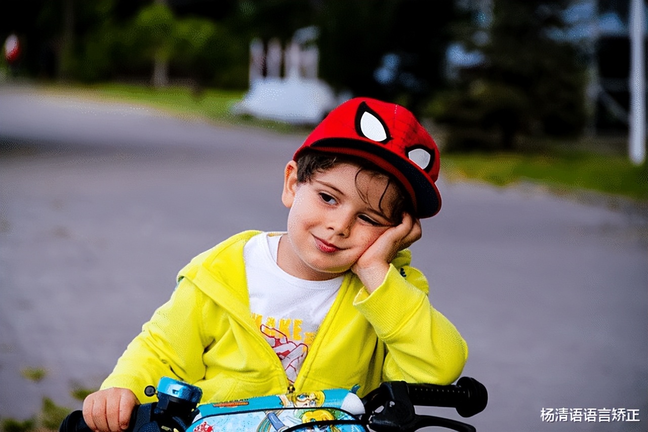 4岁小孩咬字不清看什么科室,四年级小学生咬字不清楚