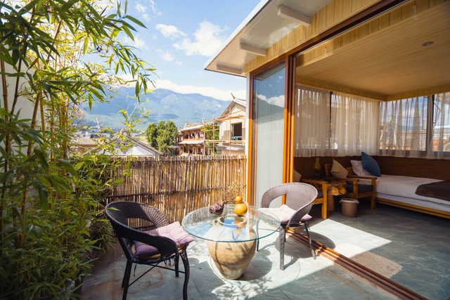 她58岁退休工资8000,外孙说:让我留这儿吧,我很乖,我能带妹妹