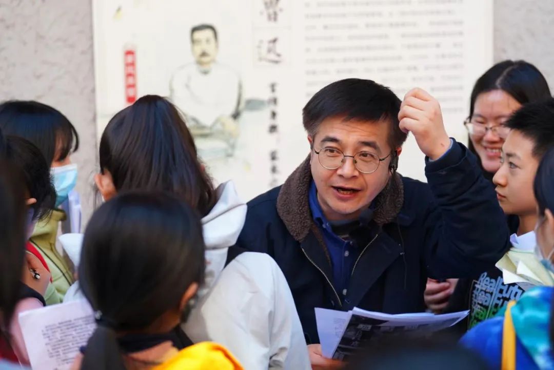 令人难忘的老师800字初中作文,难忘的语文老师