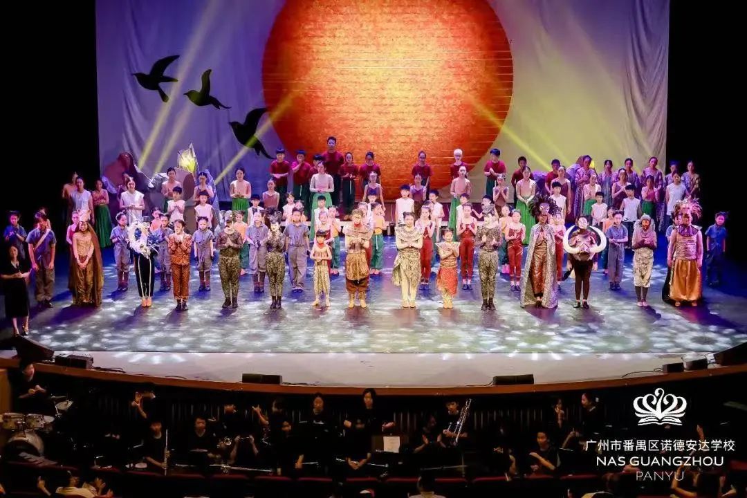 这所学校用百老汇式的高规格表演艺术教育滋养孩子的精神世界