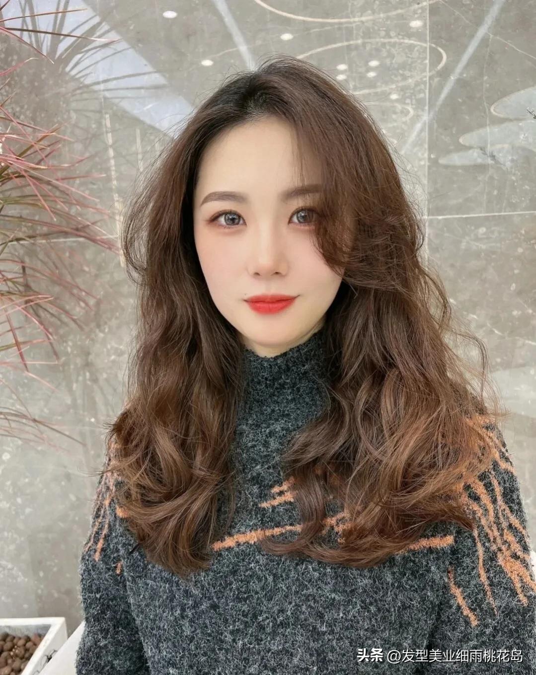 美感十足的中长发烫发,中长发烫发什么类型好看