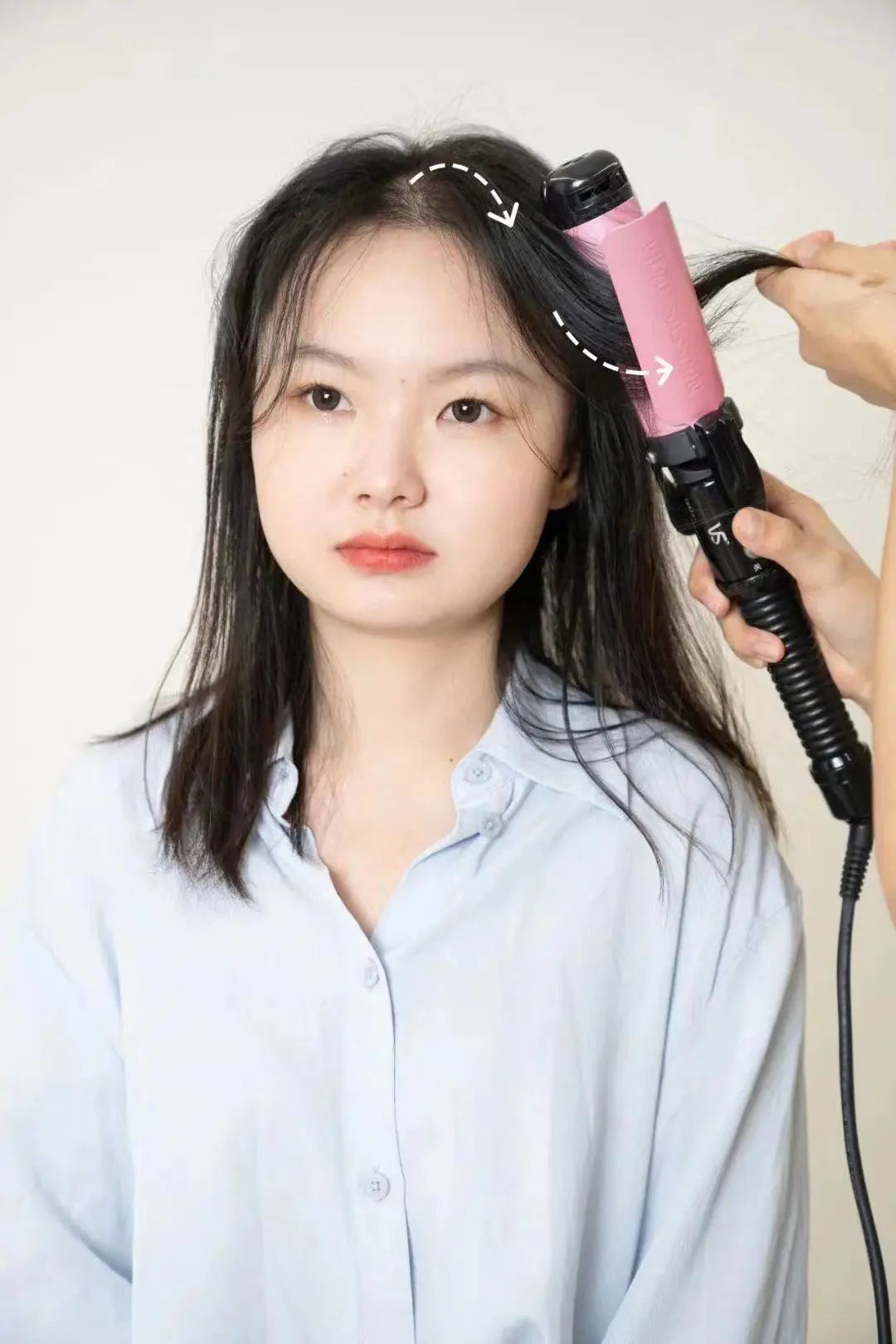 穿白t配什么发型好看,选对发型怎么穿都美炸天