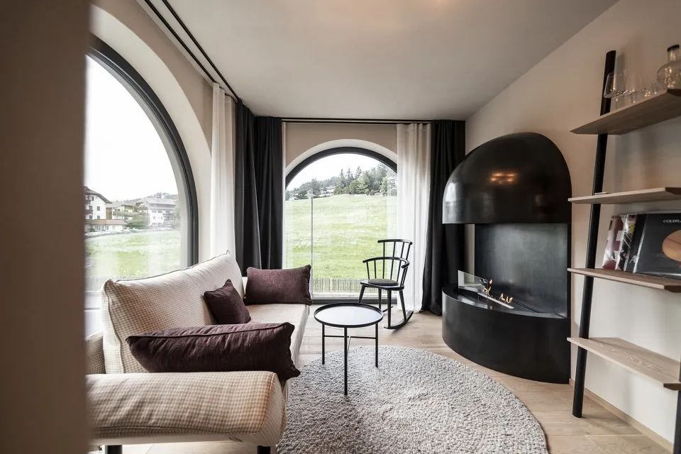 三层实木地板和强化复合地板比较,选三层实木地板还是强化复合地板