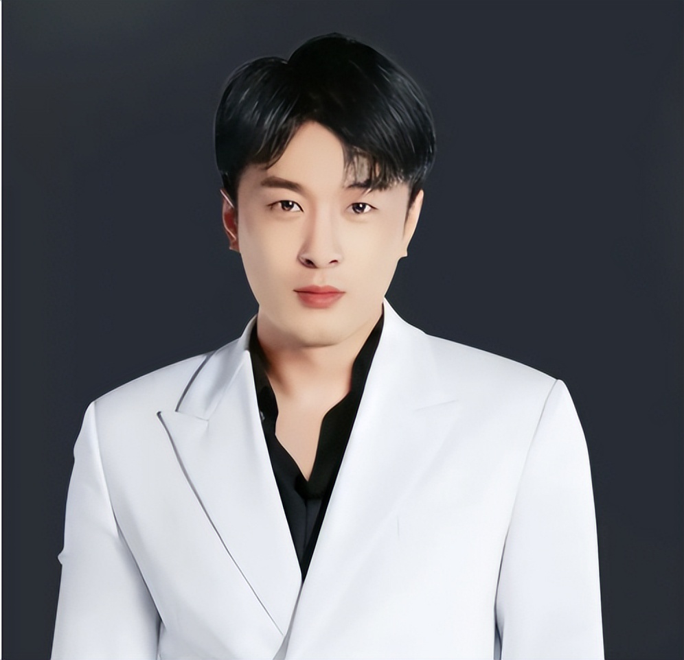 央视315曝光情感主播编故事骗老人，挨过打的辛巴，嗅觉变灵敏了